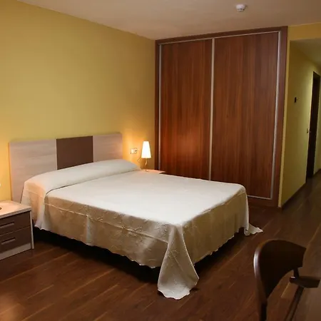 Santuario De Sancho Abarca מלון 2*